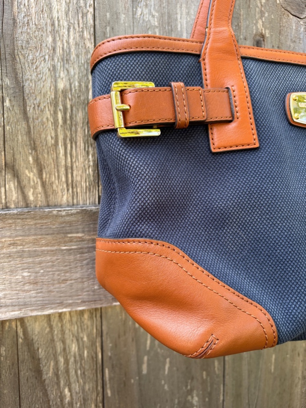Michael Kors Tote Handbag in Navy and Tan with Gold Hardware - Picture 3 of 9